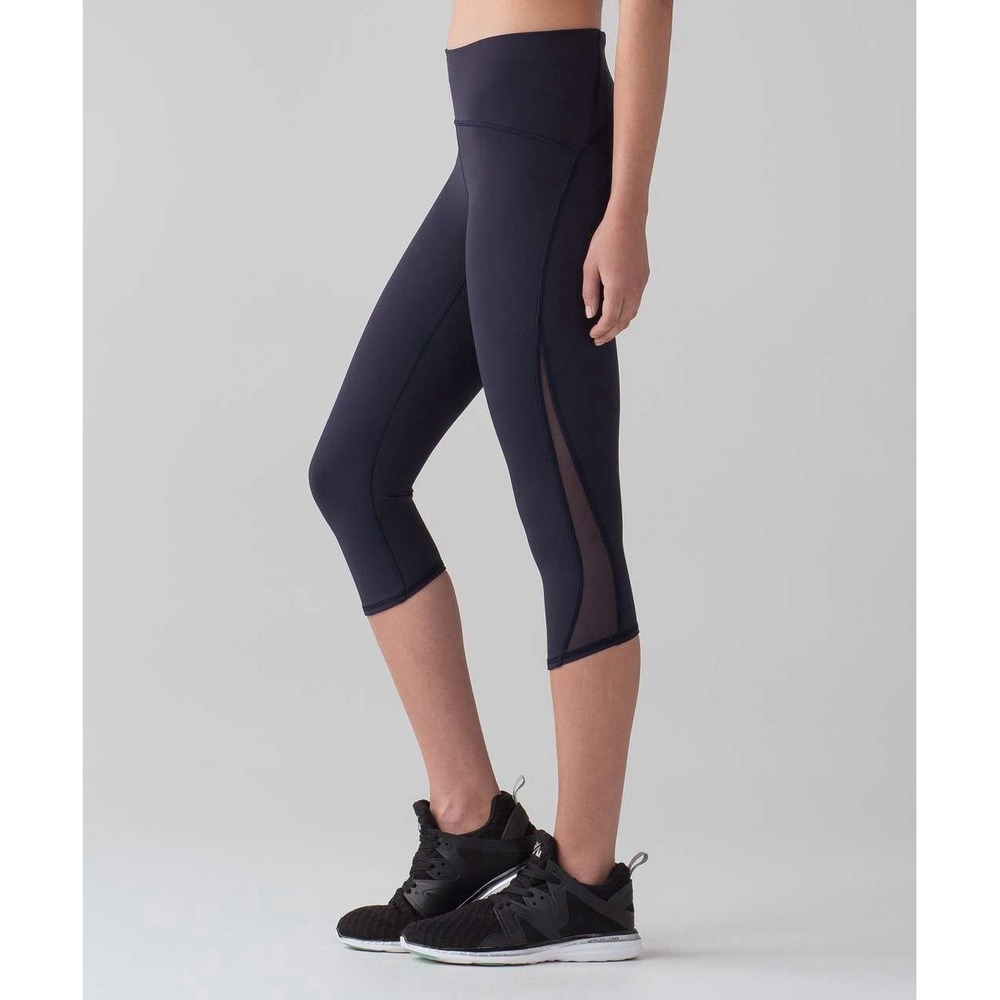 Lululemon Train Times Crop (17") in Midnight Navy Size 6 High Rise Drawcord Yoga